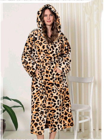 Большой женский халат на запах с леопардовым рисунком